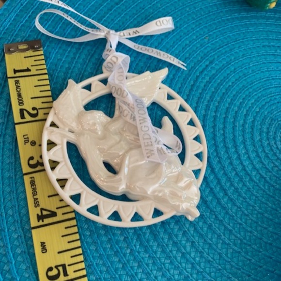 Wedgewood Angel Luster Holiday Christmas Ornament - Picture 5 of 8